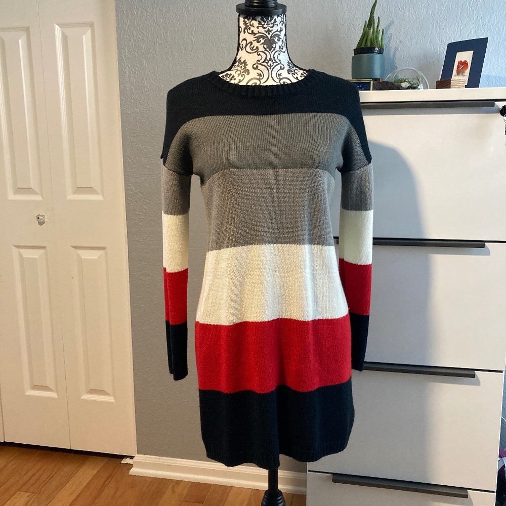 🍀 4 for $24: Blue Rain Stripped Color Block Sweater Dress Small